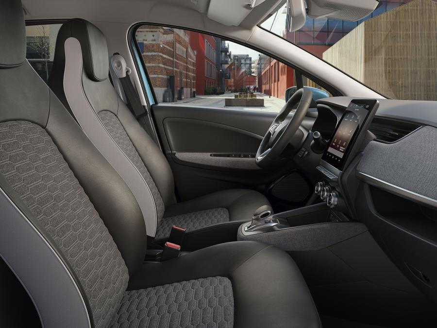 Интерьер Renault Zoe 2019 года  (WW) (фото 13 из 40)